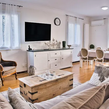 Hotel Charming And Spacious House In